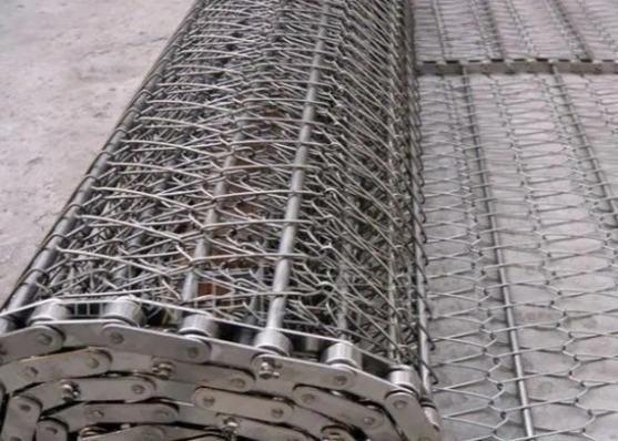 Przenośnik taśmowy z siatką ze stali nierdzewnej Sgs 1m 1,2m 1,5m szeroki metalowy oplot równoważący