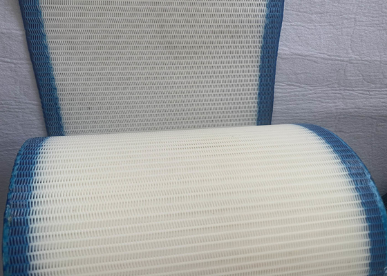 Tkanina formowana z poliestru do maszyn do produkcji papieru Myliny Wtrącanie powietrza 4550-9000 M3/m2 0.2kg