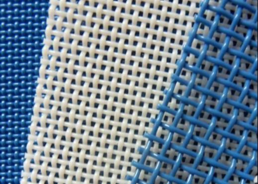 2mm 4mm Rozmiar otworu Siatka poliestrowa Przenośnik taśmowy o splocie zwykłym